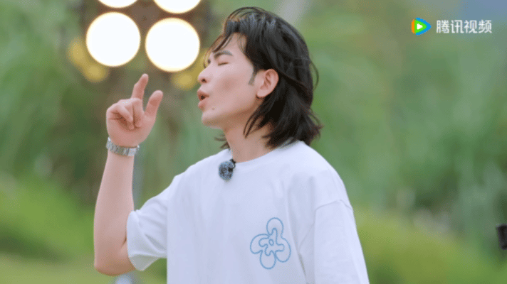 贺峻霖耳朵听不懂但嘴听懂了五十公里桃花坞6这就是传说中的"天赋型模仿选手"吧？耳