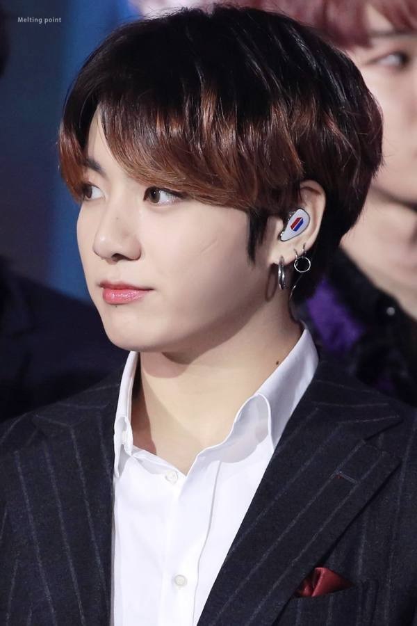 kpop永一田柾国和六男一yushi左脸都有小疤，是不是意味着yushi未来也是