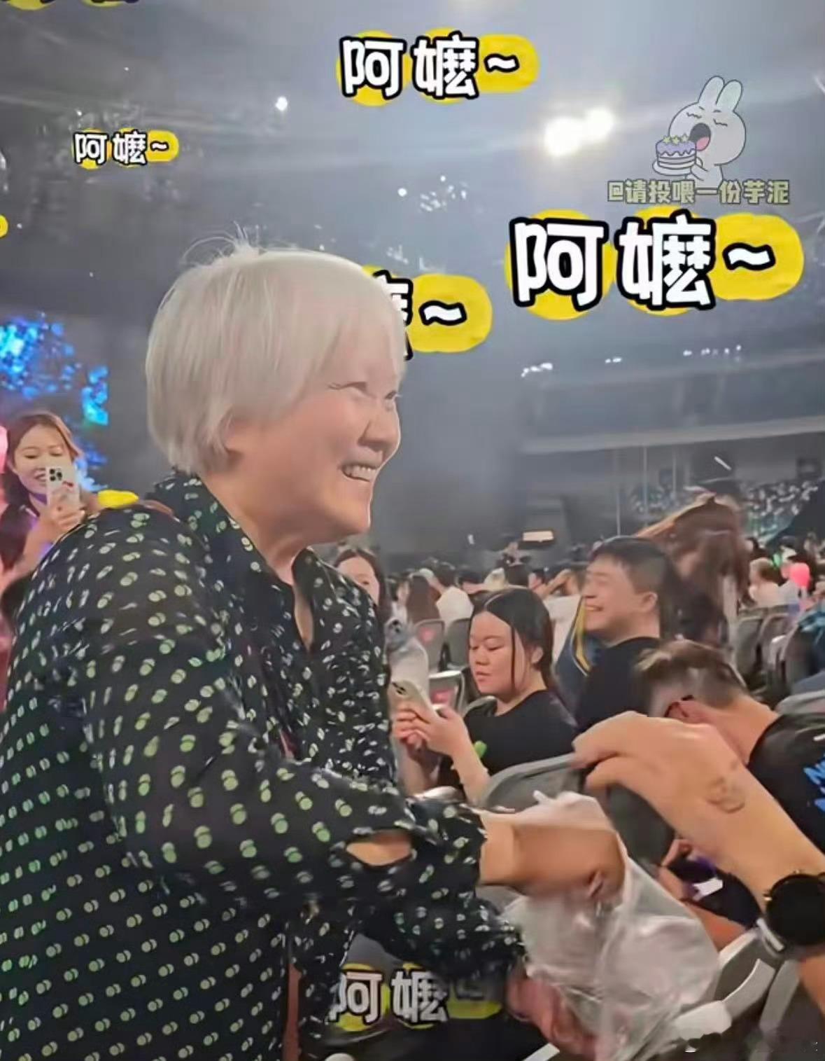 五月天3岁超低龄粉艾登爸爸当家五月天粉丝年龄跨度也太大了吧！三岁艾登烟嗓唱倔强，