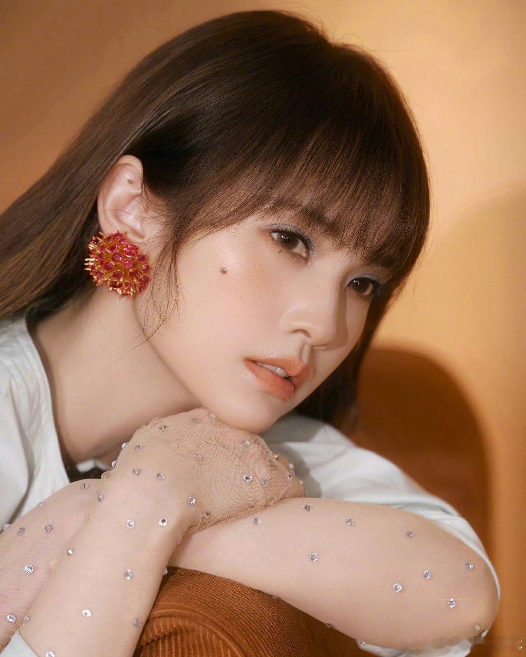 杨丞琳像冷宫里疯掉的妃子 天赐的声音天赐抽签环节笑点直接拉满！为抢乌兰图雅手中的