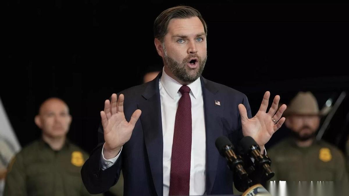 美国副总统万斯对记者表示，在船舶不能自由通行霍尔木兹海峡的情况下，美国不会去遵守