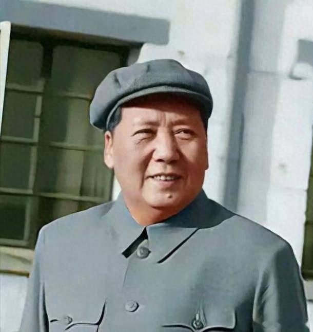 毛主席手书了叶剑英叶帅的诗，送给子女，以示激励。也可见对叶帅的推崇。《远望》忧患