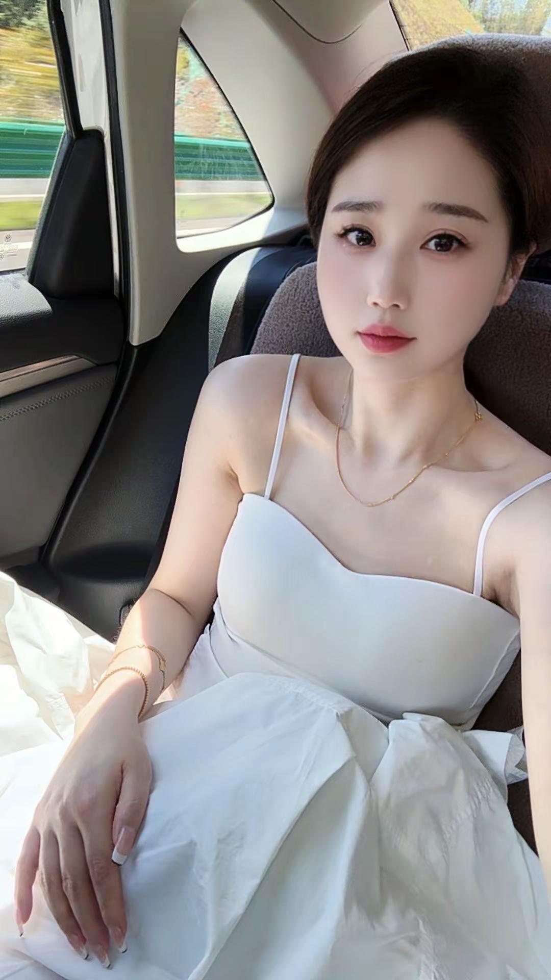 “我始终觉得会拉下面子来哄人           和一哄就会好的人，才是天生一对