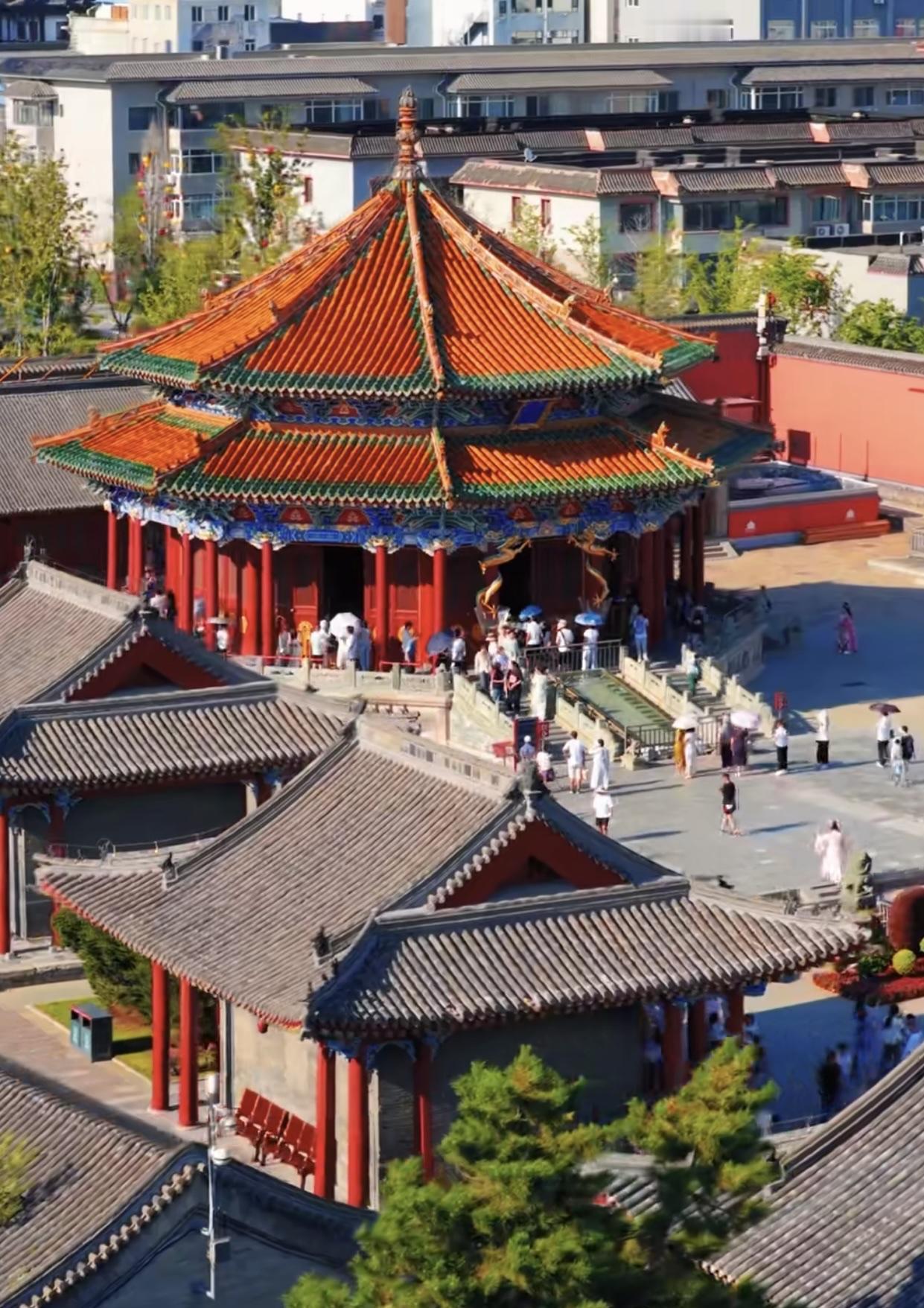 和沈阳的朋友聊（初中）孩子学习，得知这一个寒假已经花了10000多补课费（大班课