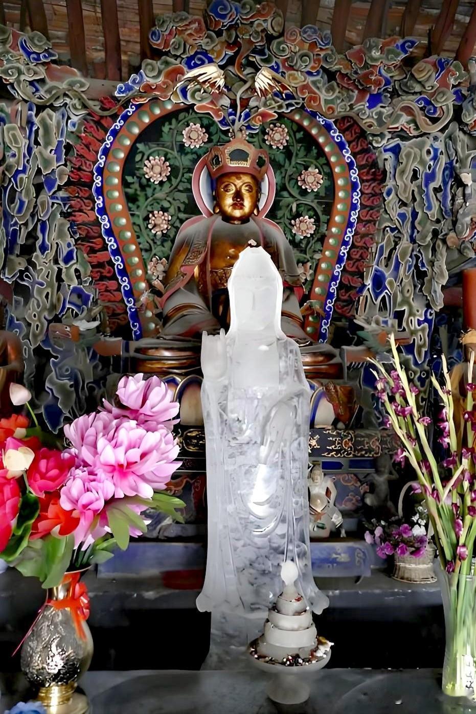 五台山小众神仙殿！藏着整座寺院最美明代悬塑
 
来五台山别再扎堆五爷庙，南山寺极