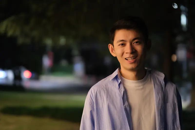 今天和朋友聊天，聊到两个人相处，其实应该是互相迁就，不能一方始终去迁就，这样子会