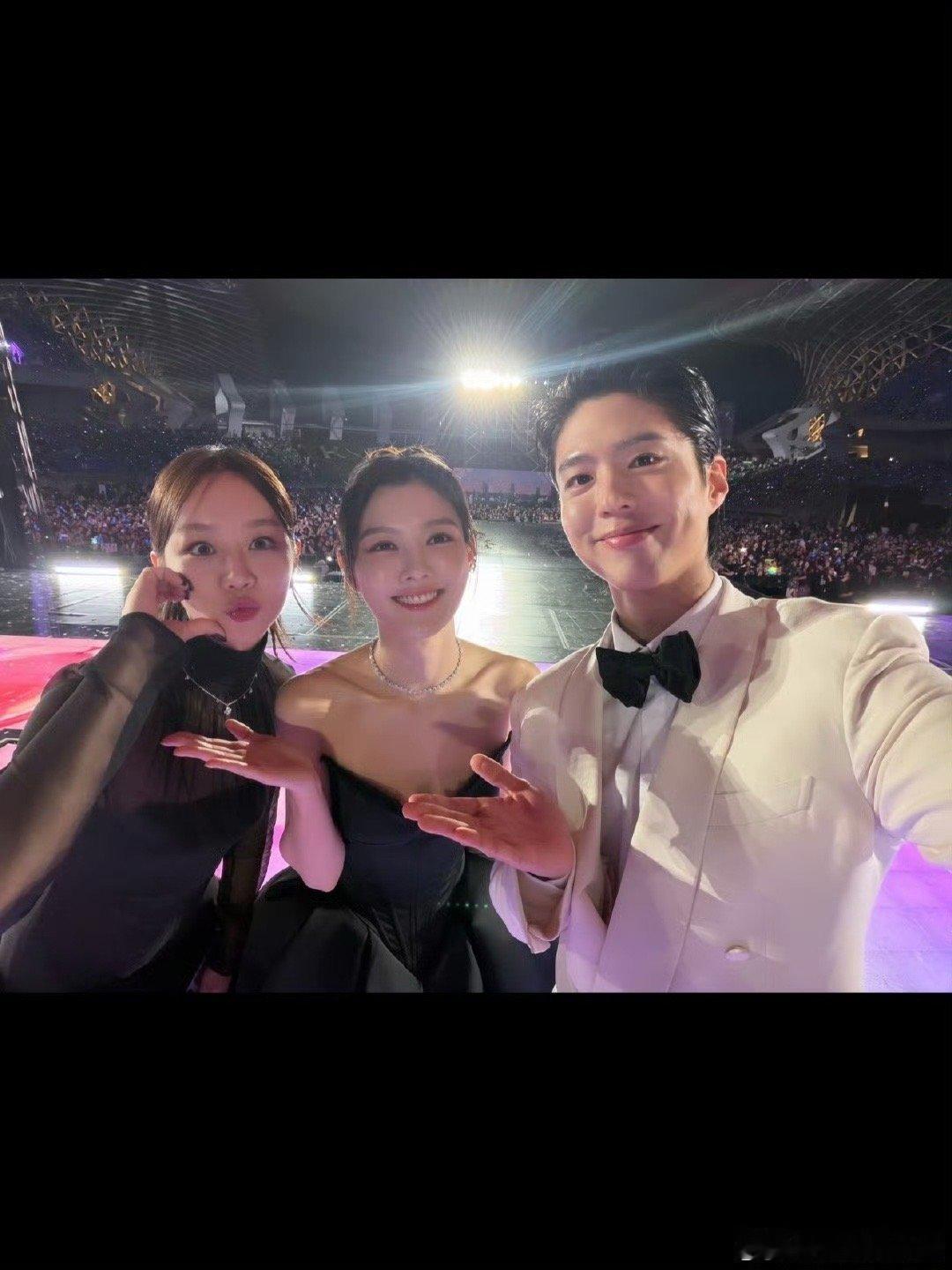 朴宝剑 麦完你的麦你的 嗓音治愈超抓耳，舞台魅力拉满～ 