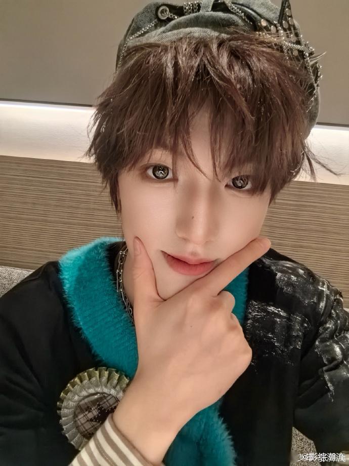 张泽禹初代四叶草的含金量 初代四叶草的含金量直接在张泽禹身上焊死了，从台下仰望到