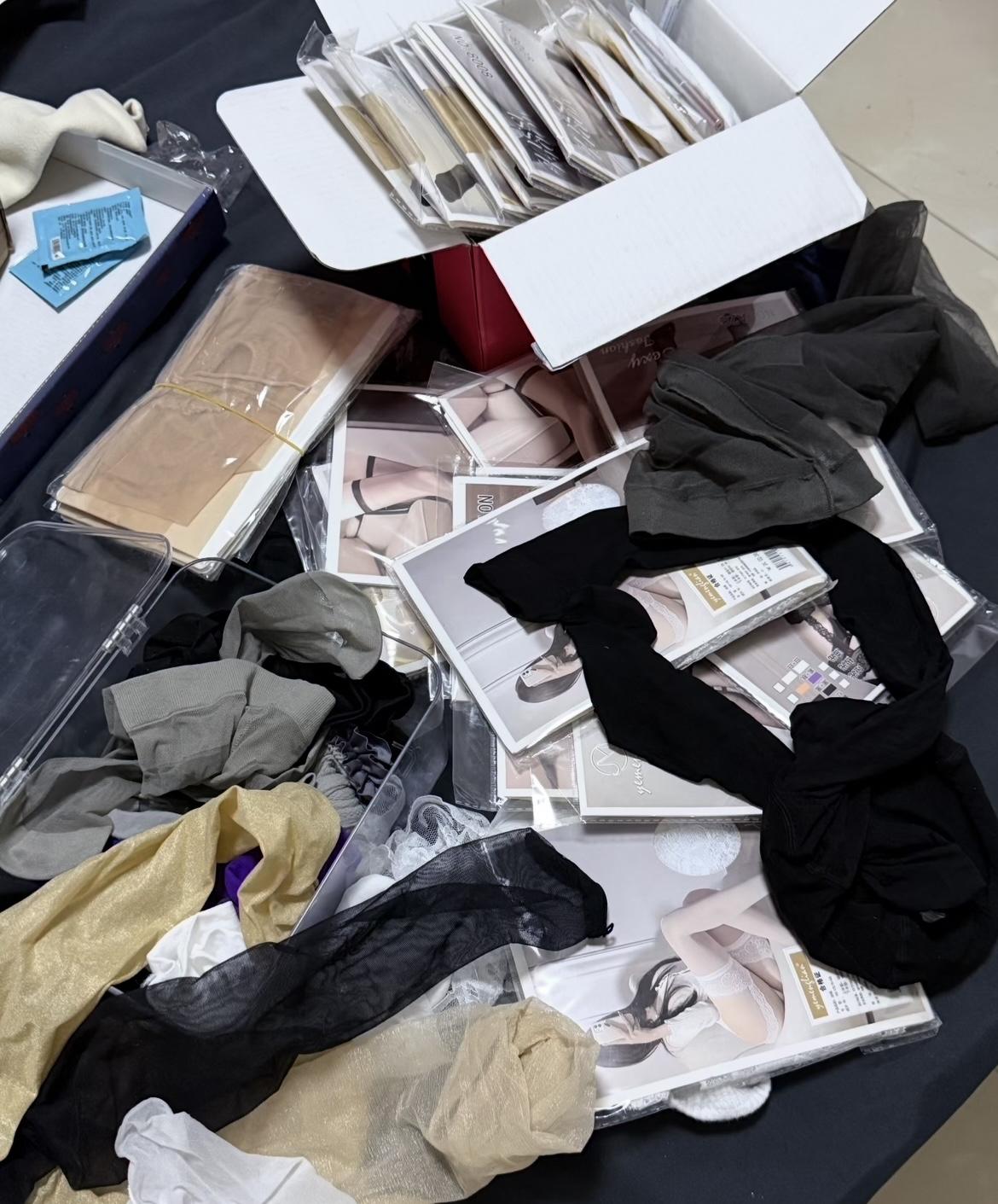 每个女孩都像我一样这么凌乱嘛[捂脸]