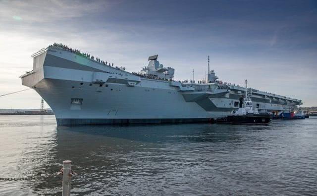 英国耍小聪明，准备美以“胜利”后英国再派航母参战，结果自家的货船油轮连霍尔木兹海