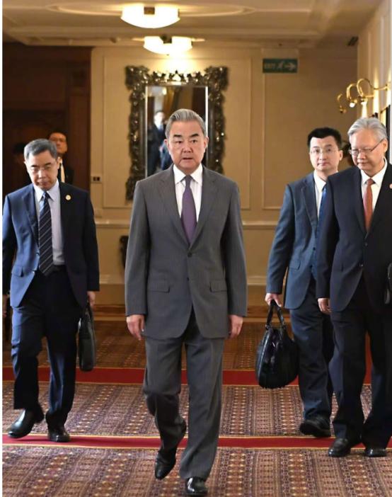 伊朗答应中国了。6月22日，王毅在新德里会见了伊朗最高国家安全委员会副秘书内扎米