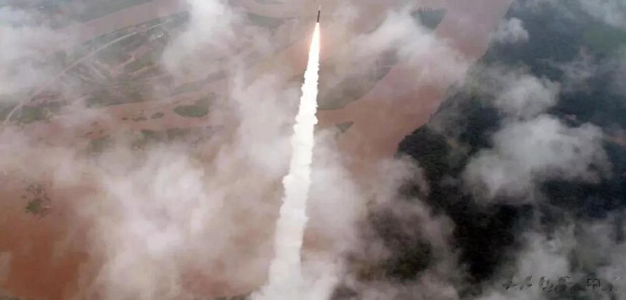 媒体：疑由朝鲜发射的弹道导弹飞行550至600公里

来源:俄罗斯卫星通讯社

