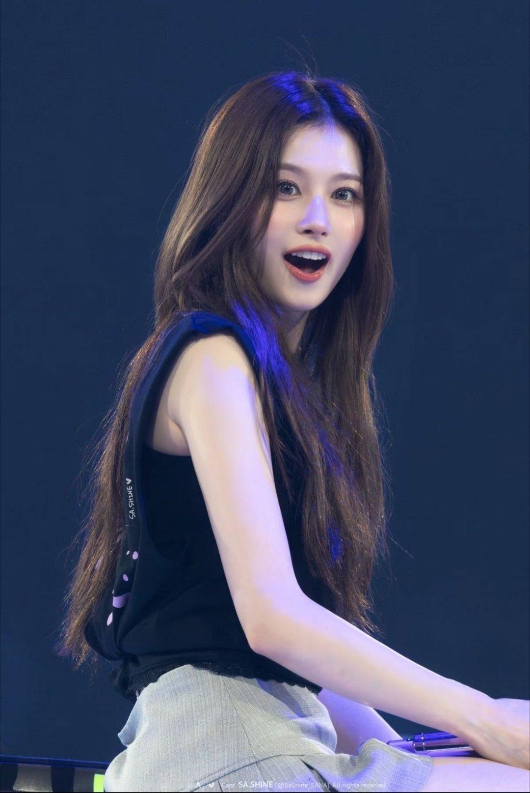 女神降临  sana  twice 