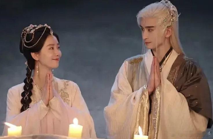 一姐居然跟张云龙相差一岁吗？为什么剧里感觉cp感不强？😅😅 ​​​