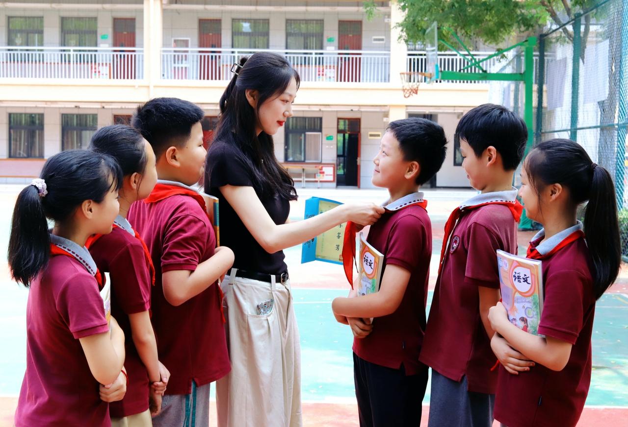 “想进步的跟上!”难道跟上的真的就能进步吗？ 是补课成绩能跟上，还是收款码付款跟