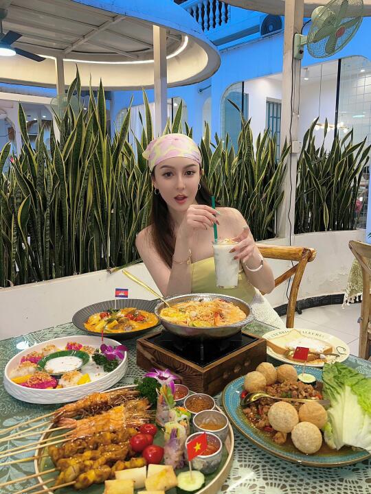 西双版纳美食推荐｜在蘑菇屋下吃泰餐撸羊驼