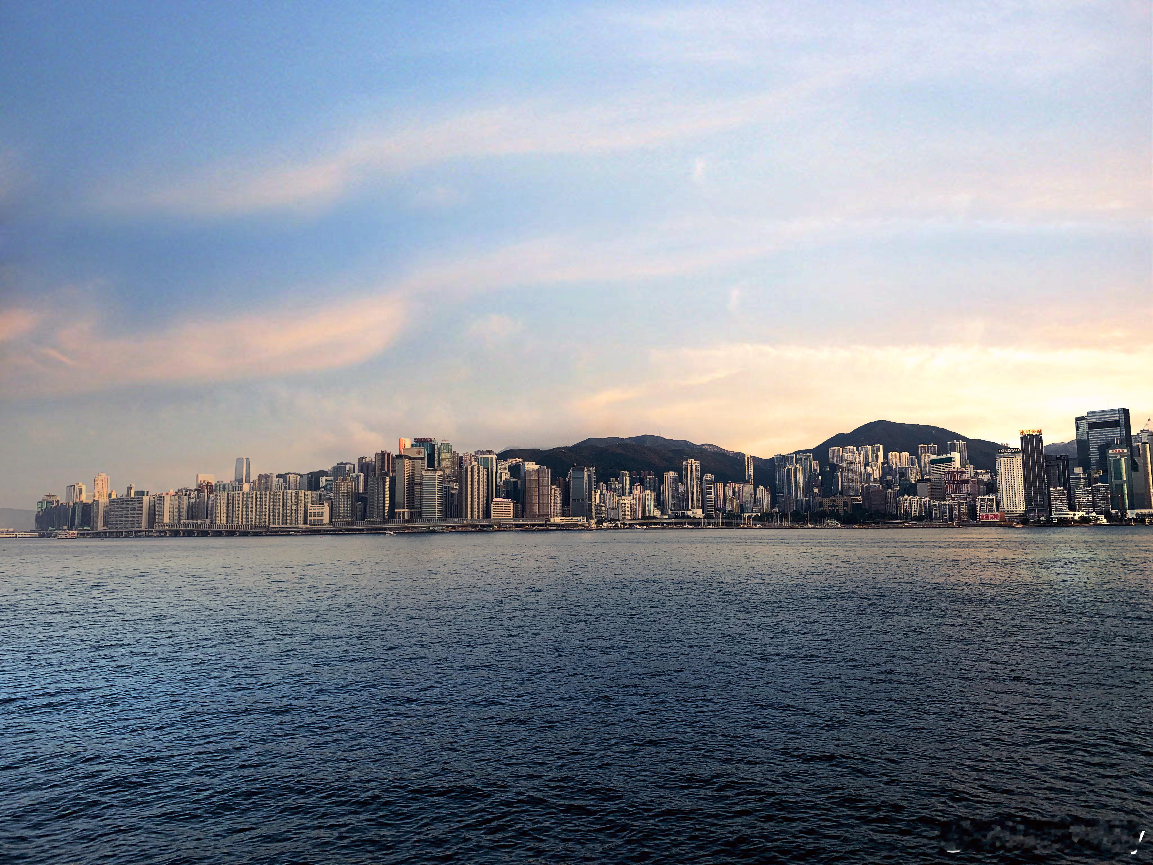 2019年的维多利亚港感觉要把港澳通行证补起来了 