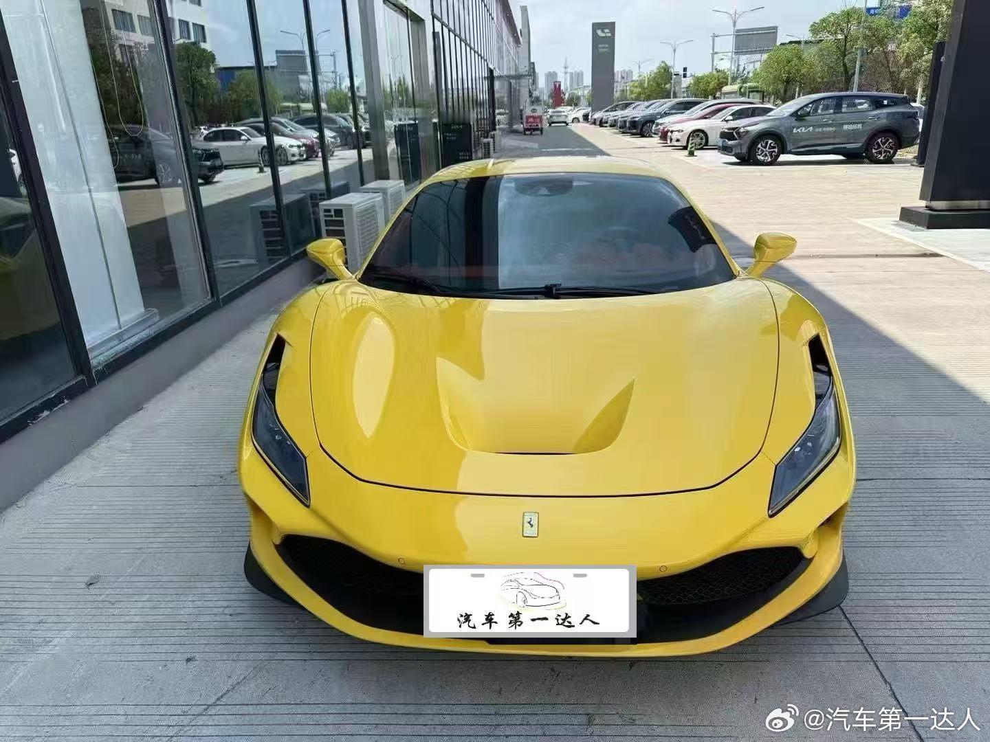 法拉利F8 Tributo 摩德纳黄/红内 求伯乐、21年上牌30100公里，选
