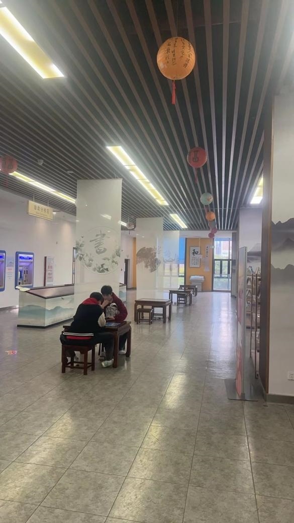 你是否还在为图书馆科普板块的“尴尬处境”发愁？捧着厚重的科普典籍，低龄读者翻两页