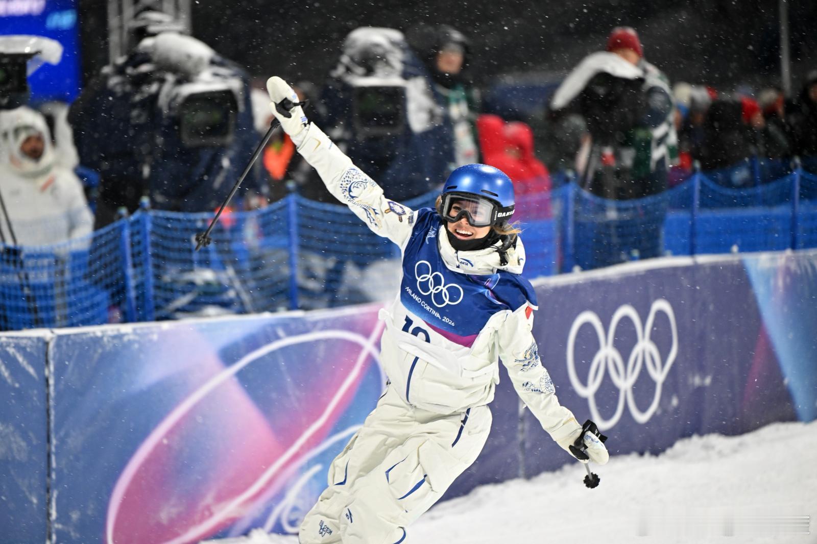 谷爱凌说痛失2块金牌说法太荒谬真的太喜欢谷爱凌了。颜值与实力并存，内心强大又通透