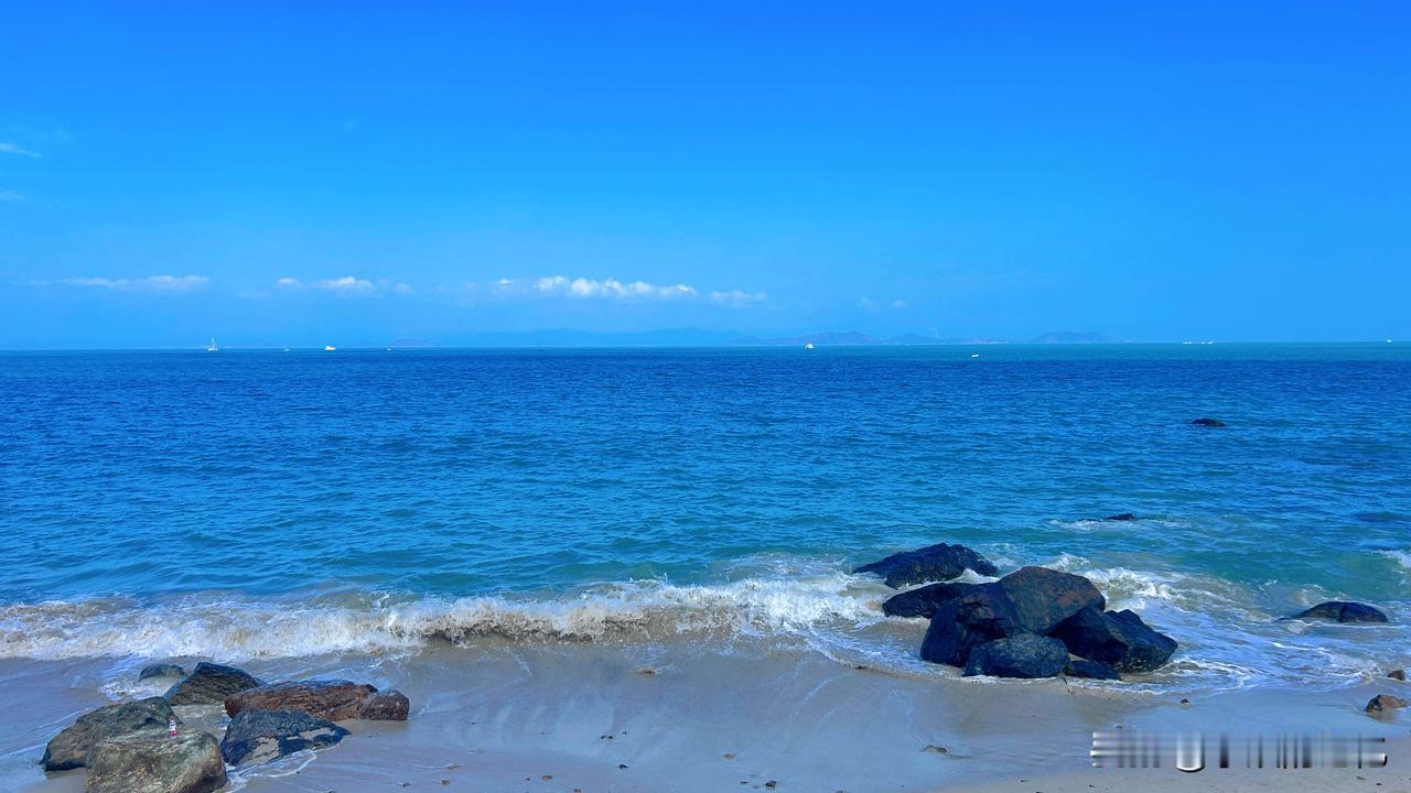 分享一张你拍下的海的照片深圳的海不比三亚差，桔钓沙在我心里满分，住宿性价比极高，
