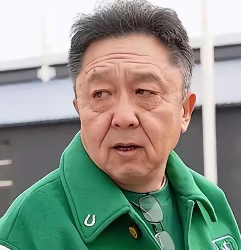 于谦财务暴雷仅3月，近况曝光，孤身一人吃水饺 满脸皱纹老态难辨娱乐 明星