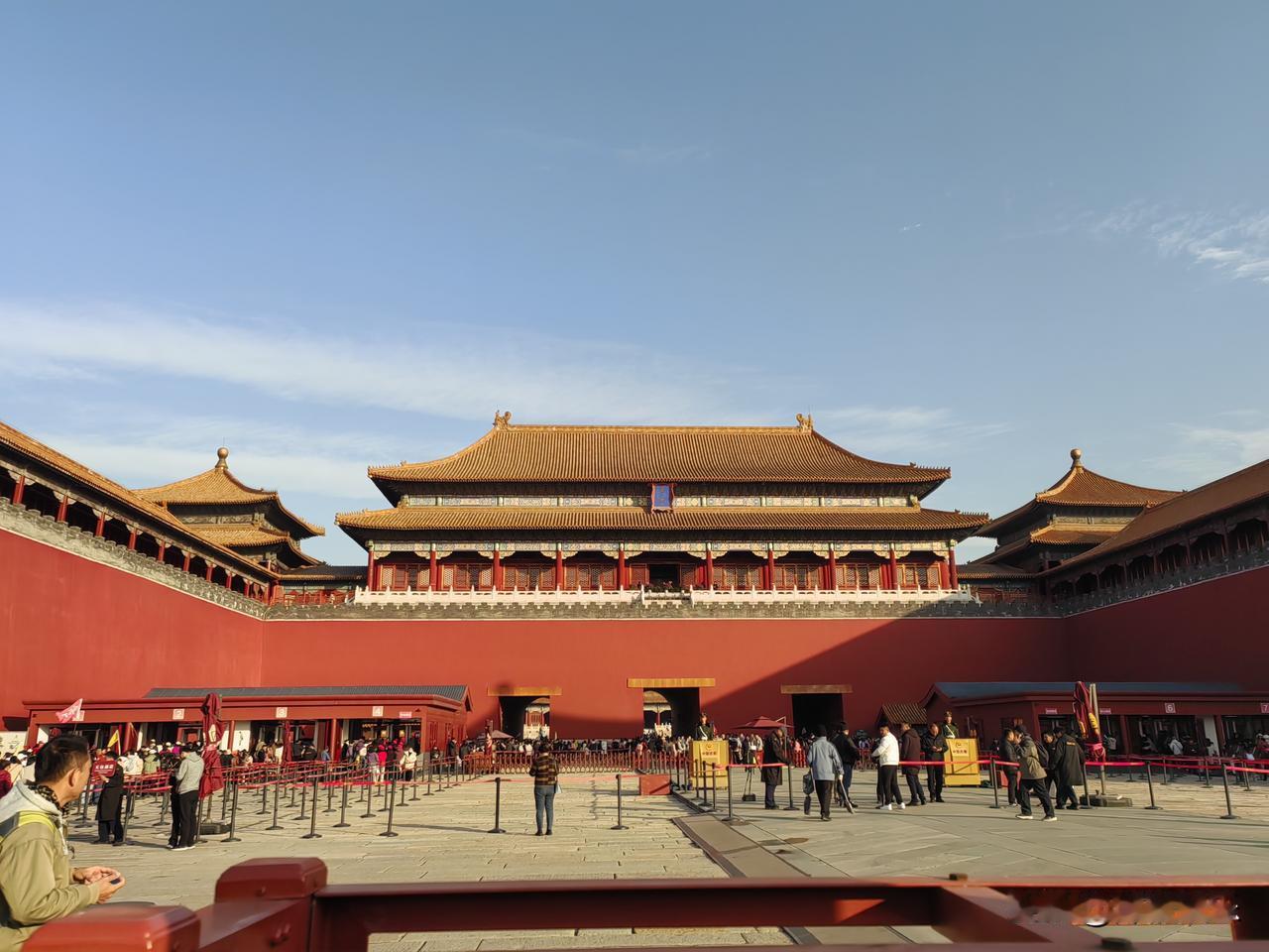 排队排队，检查检查，
就为那一眼万年。