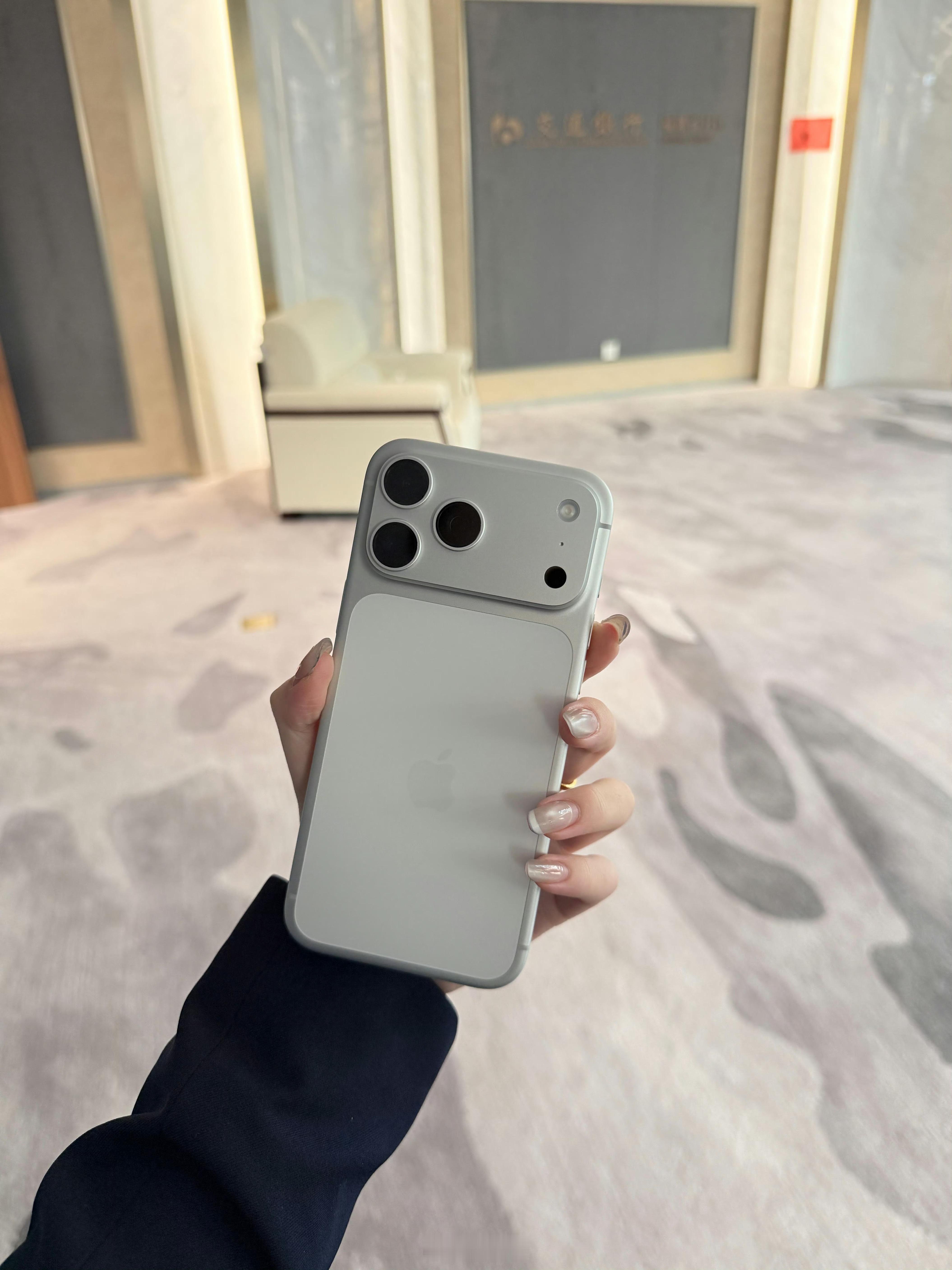 iPhone 17 Pro Max只不过是有钱人身上最便宜的东西。 ​​​