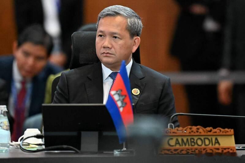 【柬埔寨指责泰国在谈判期间升级攻击行动】海外新鲜事 柬埔寨今天（26日）指责泰国