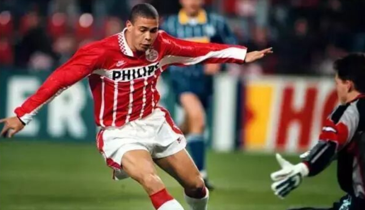 埃因霍温VS兹沃勒看法：让平让负 1-0 2-1 1-1、其他看法：世界杯讨论交