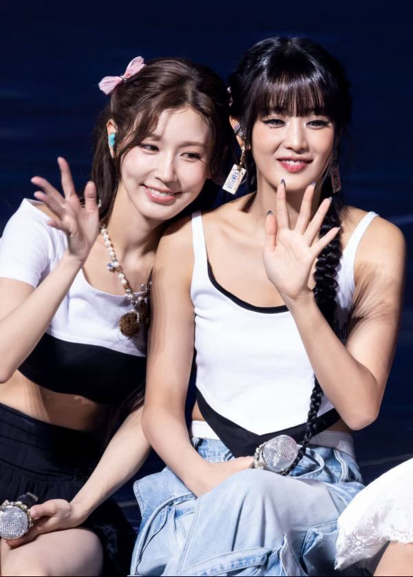 Minnie和赵美延可以一起出演高中生网剧吗？ 小头小脸的扮演高中校花，大头大脸