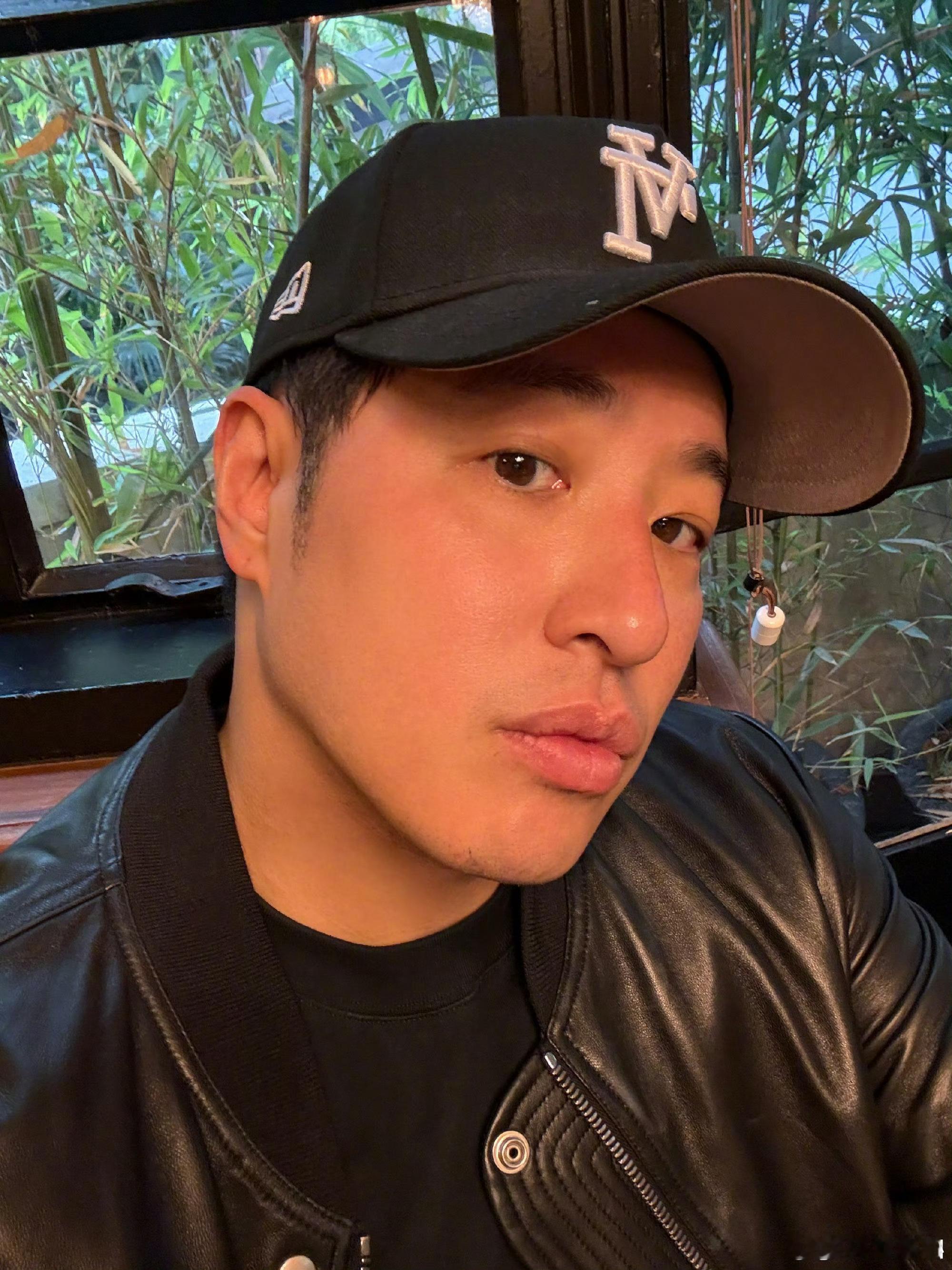 潘玮柏十年减肥只停留在收藏夹潘玮柏完美复刻当代年轻人减肥现状！健身教程收藏即练完
