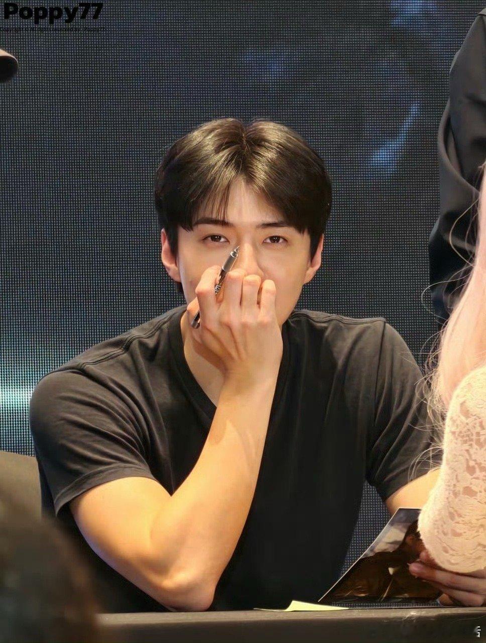 吴世勋上海签售生图底子好➕事业心真的比什么都重要‼️ 