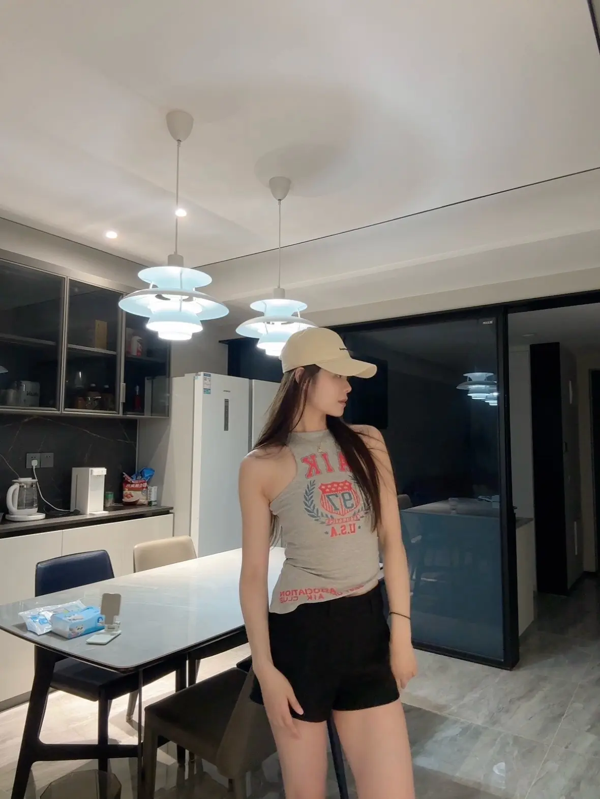 太过明媚的生命力，会刺痛阴暗的灵魂！背后诋毁你的男人基本即无能又没钱...