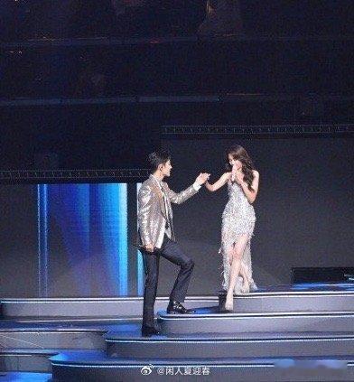 #肖战莫文蔚牵手合唱#太帅了！歌还好听！！ ​​​