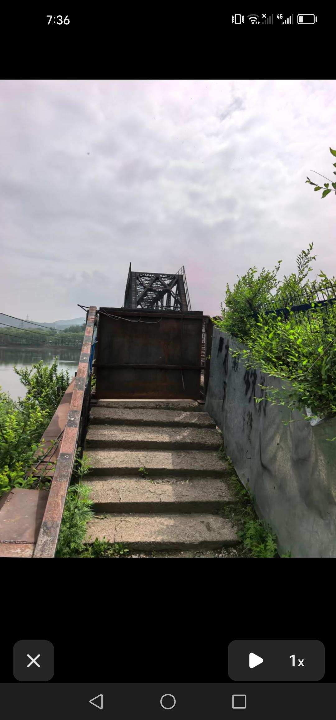 吉林市这座有着百年历史的老铁路桥彻底封闭了，它是松花江上的第一座桥，以后想过桥可