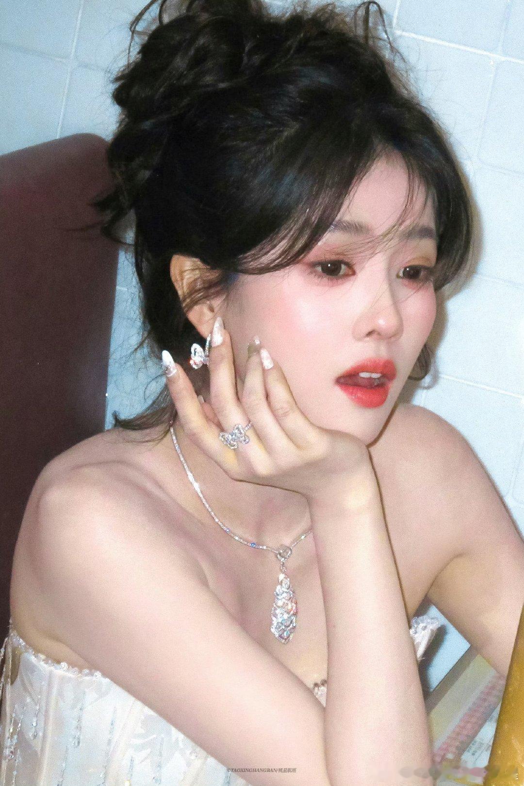 女明星2025尖叫之夜出图 星光赴约澳门夜！2025尖叫之夜女明星红毯造型抢先解