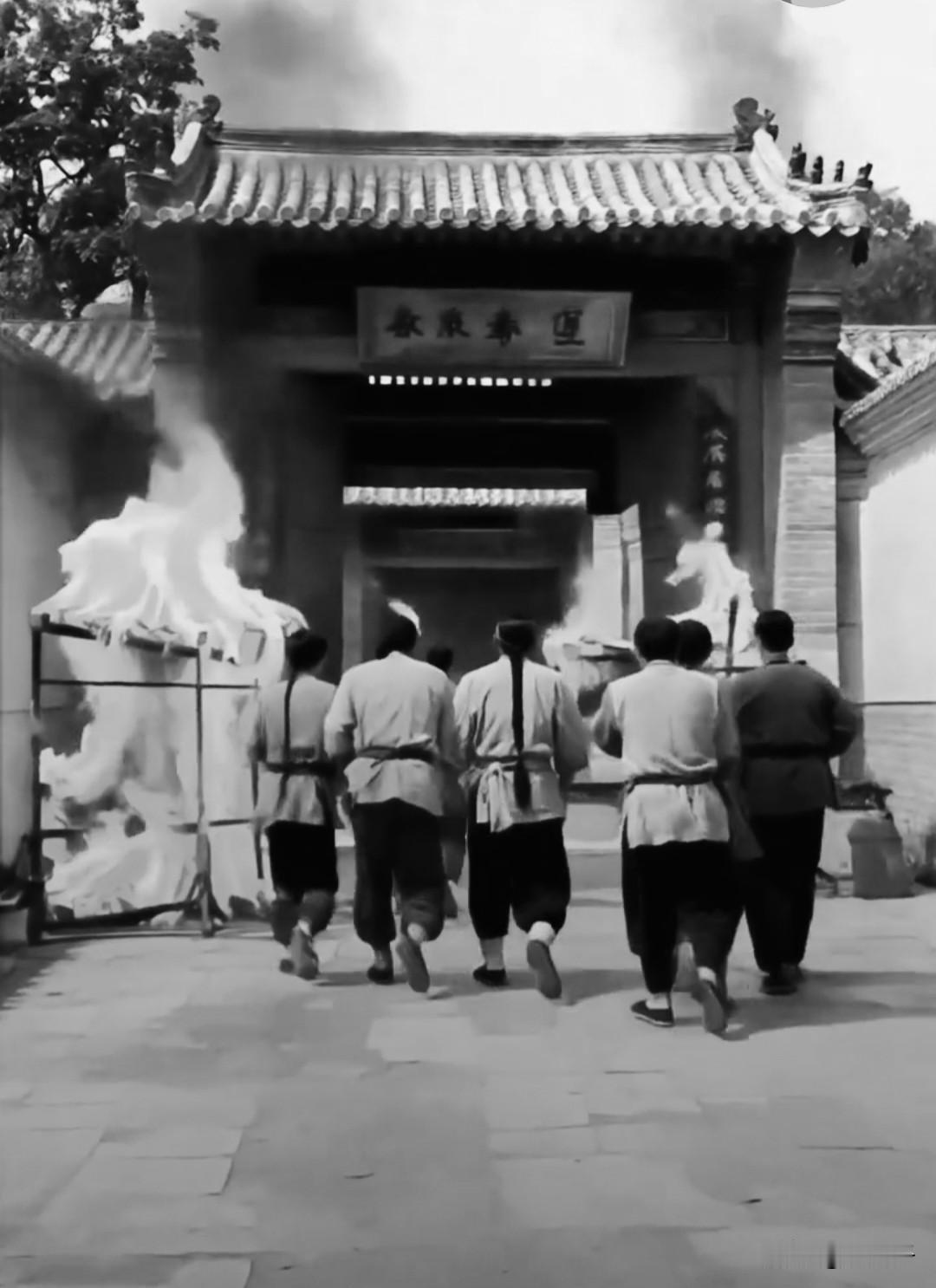 历史百科之（1085）莱阳抗捐：
1910年山东莱阳知县朱槐之，地主王诉，王景嶽