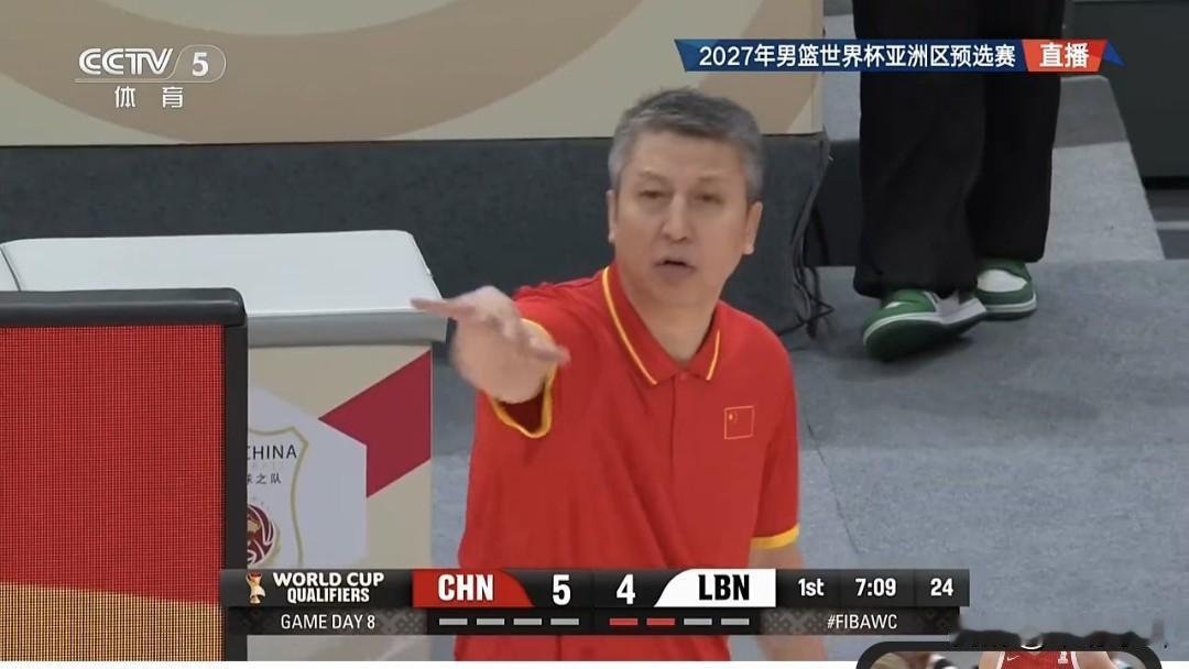 亚洲区预选赛半场结束中国男篮46-42领先黎巴嫩男篮。
  北京时间8月31日晚