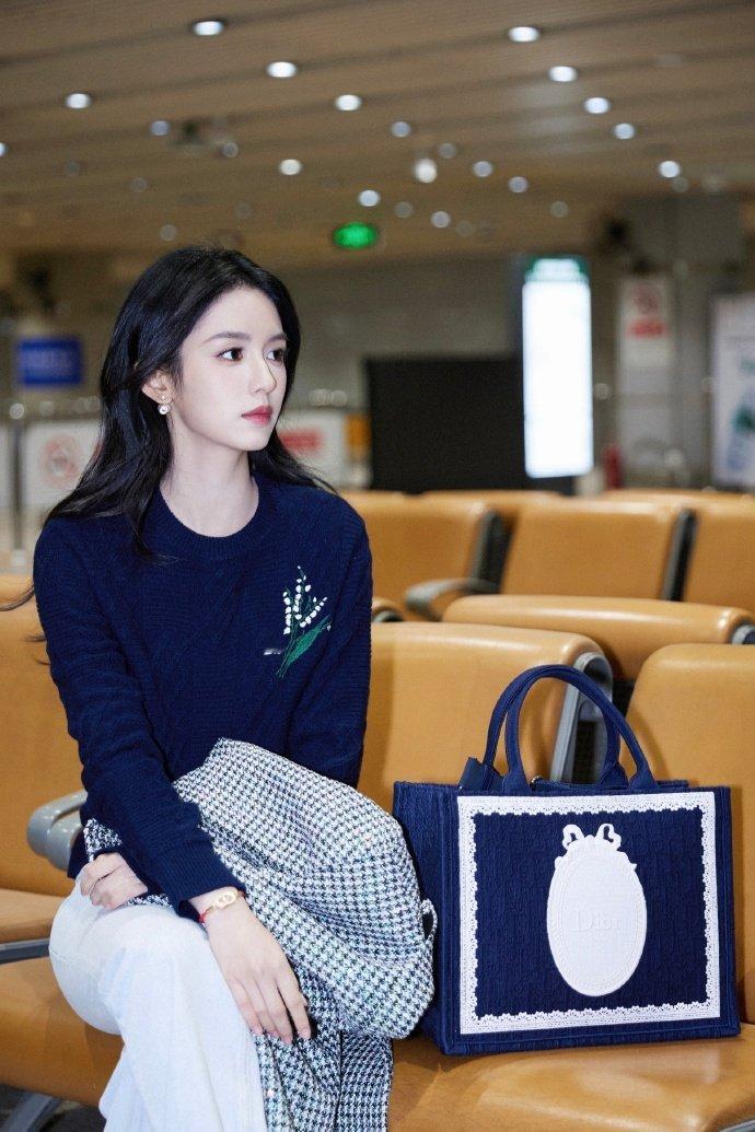 期待Jonathan的Dior高订首秀🎩 星光赴约，静待高定新章巴黎高定周的浪