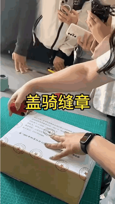 绝对是练家子，这熟练度和稳度，没个十年八年真拿捏不住这活儿！