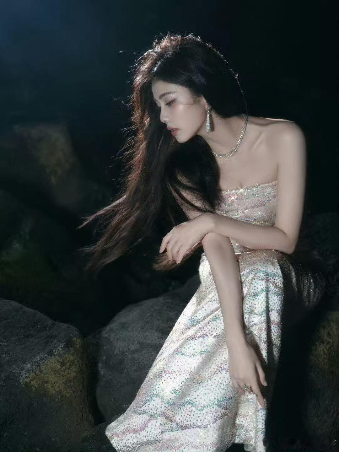 白鹿为张若昀新剧人之初打call 看到白鹿为张若昀打call，满脑子都是李大为夏