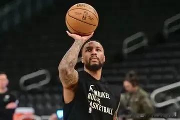 据NBA分析网最新报道称，本赛季即便拥有利拉德的这样超巨的雄鹿队也并不满意，利拉