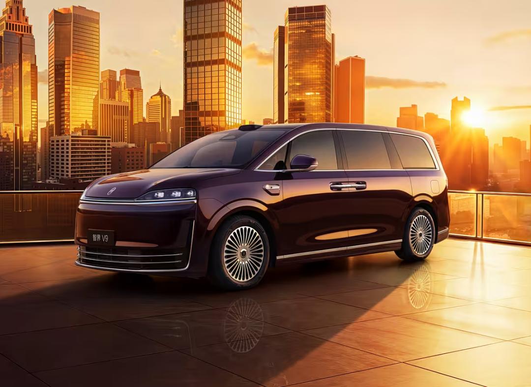 Q2上市重磅新车：智界V9
该车已于3月23日正式亮相，并将于4月下旬上市到店交