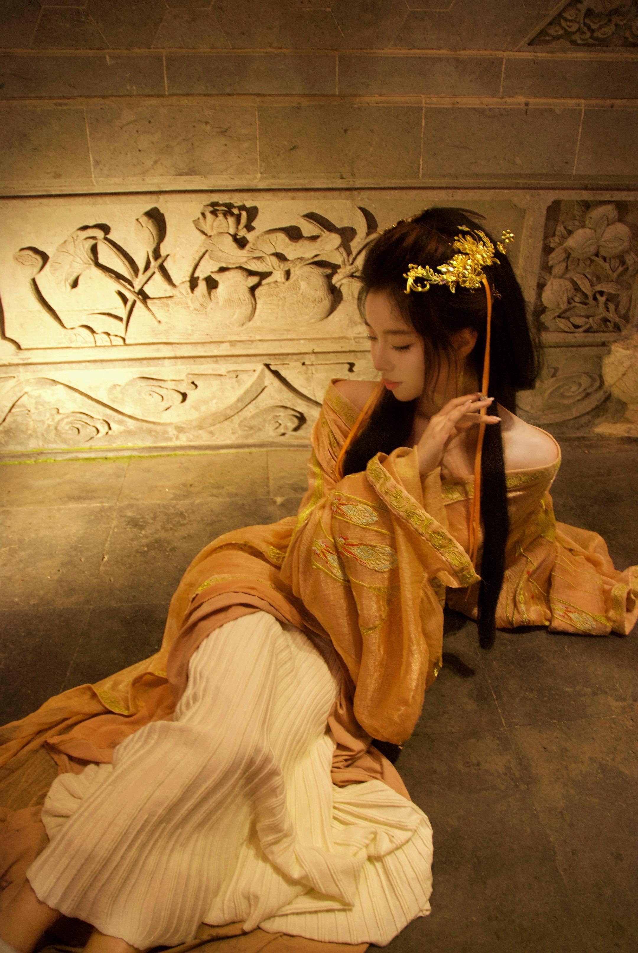 甜妹汉服穿搭 古风小助手 鹅黄色汉服 汉服甜妹