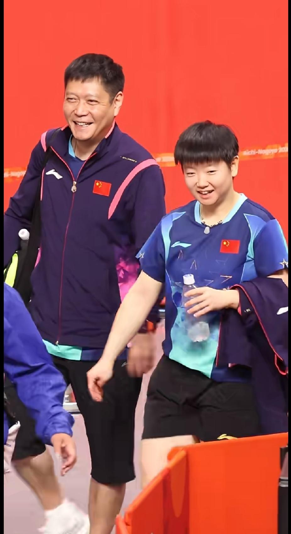 名古屋亚运会女单1/8决赛，莎莎4:0拿下泰国选手，直接光速下班！🥳
退场这一