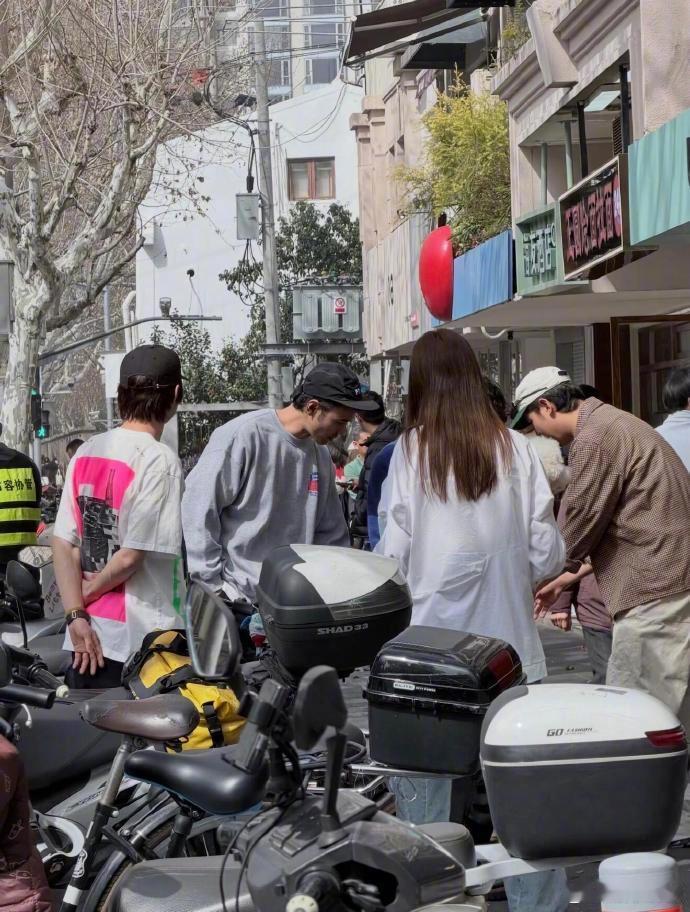 阮经天成上海移动景点 现在去上海就能见到阮经天吗 上海网友的偶遇KPI超额完成了