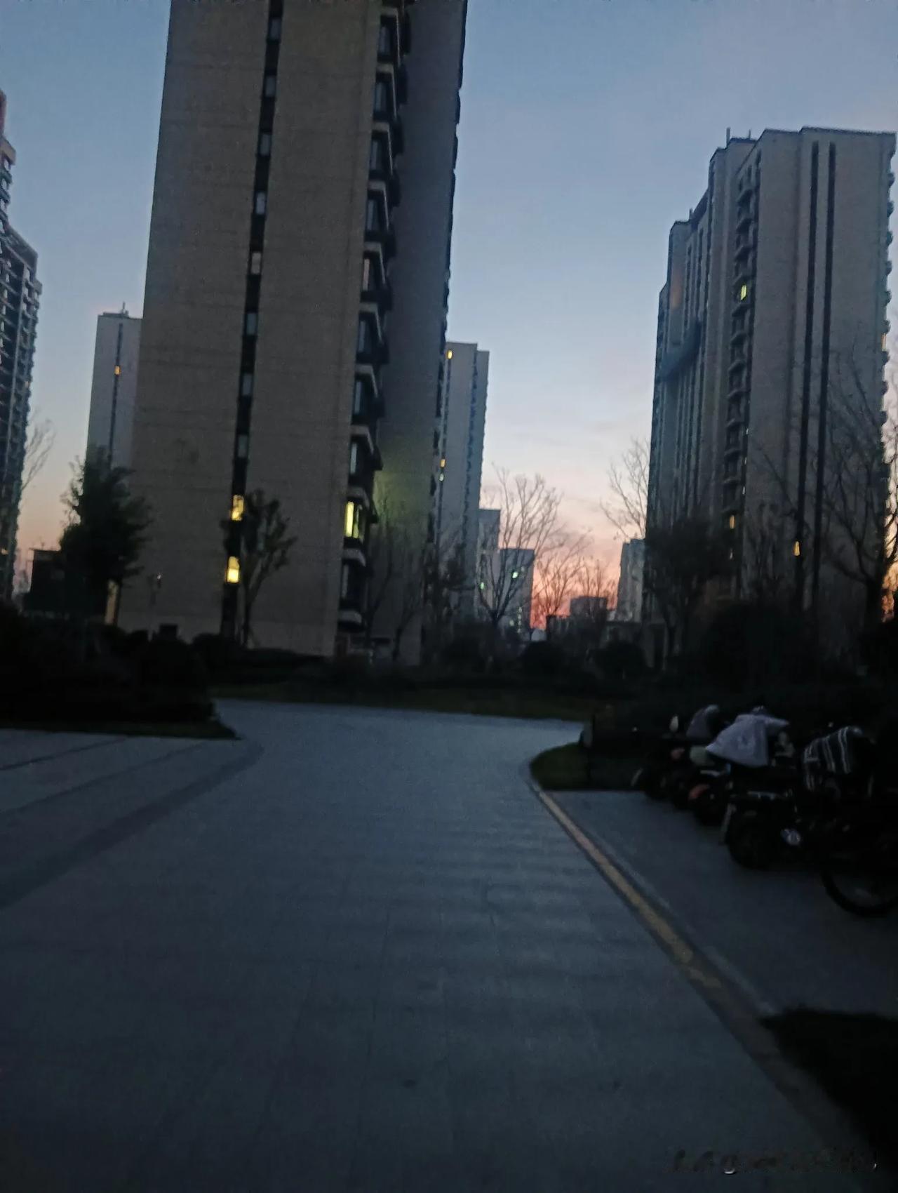 东西两方的自然风景
​