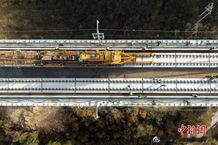 中新网武汉11月27日电 (杨林 李质纯 肖帆)西安至十堰高速铁路(以下简称“西