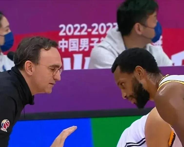 三个命门不被针对，扳回一城不难。说实话这场球真没看明白！！！我不认为乌戈执教水平